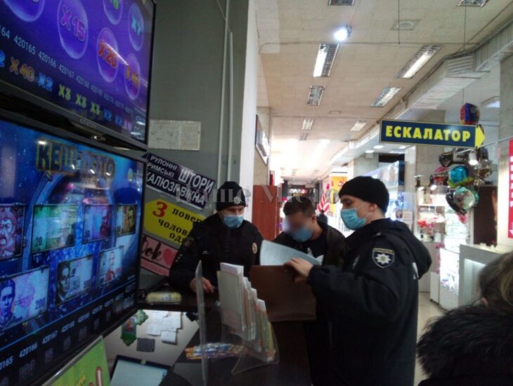 В ЦУМе оштрафовали мужчину без маски/ фото: НМ