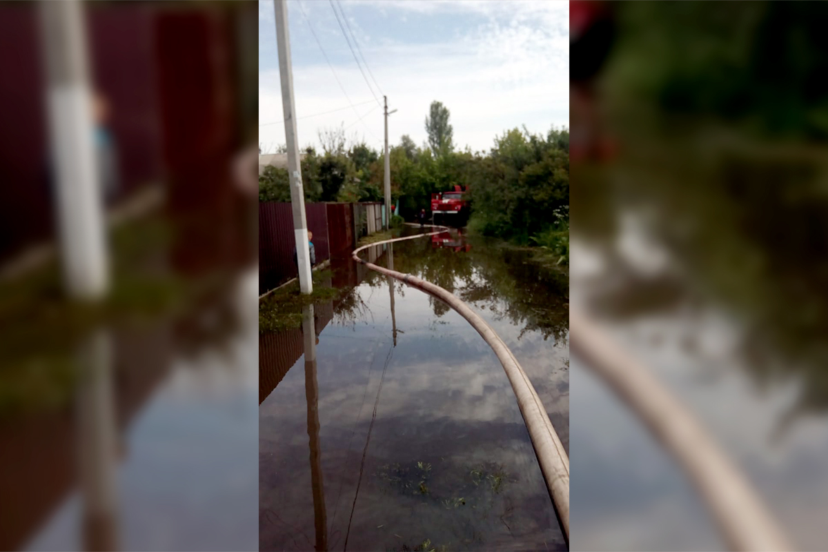 В Днепре затопило дворы - фото: ГСЧС