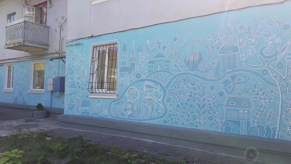 На голубом фоне появились красивые узоры / фото: fb Ирина Роговая