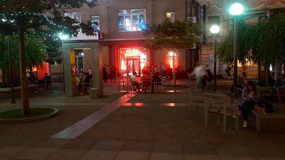 Стулья на Екатеринославском бульваре / фото: fb Егор Колоденко