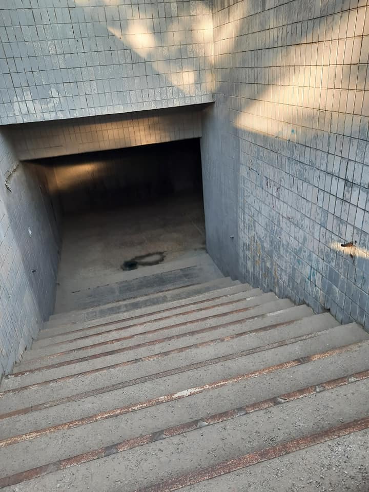 Переход не приспособлен для маломобильных людей  / фото: fb Burlay Net