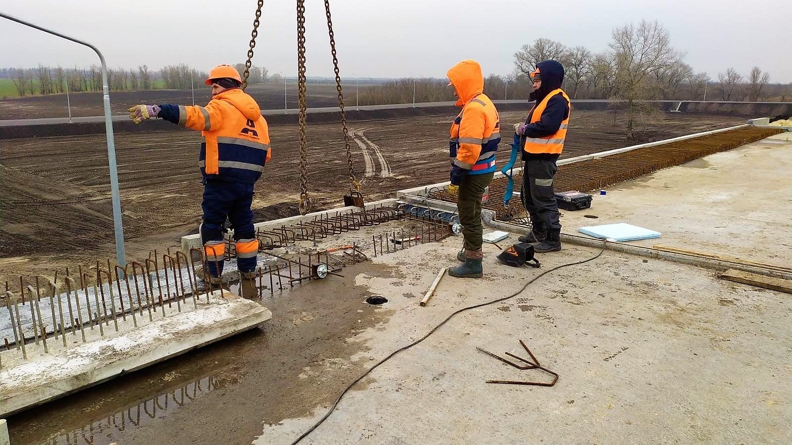 Одновременно строят мост и развязку  / фото: САД в Днепропетровской области
