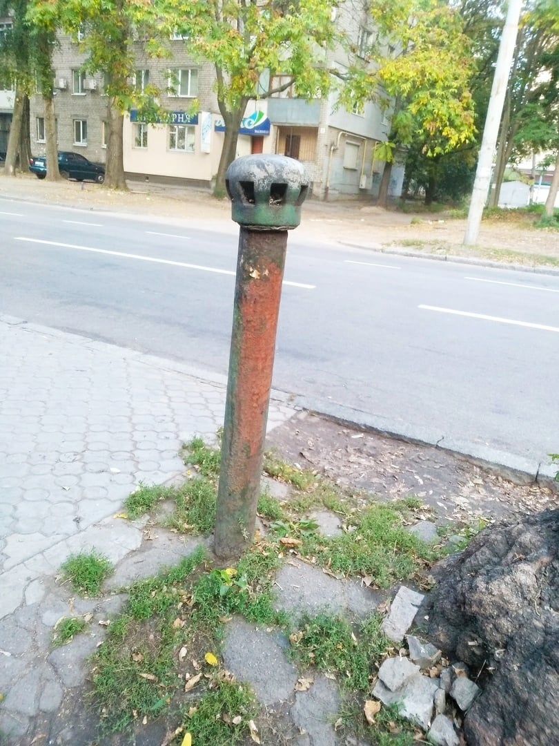 Коновязь на улице Шмидта / фото: fb Елена Присягина