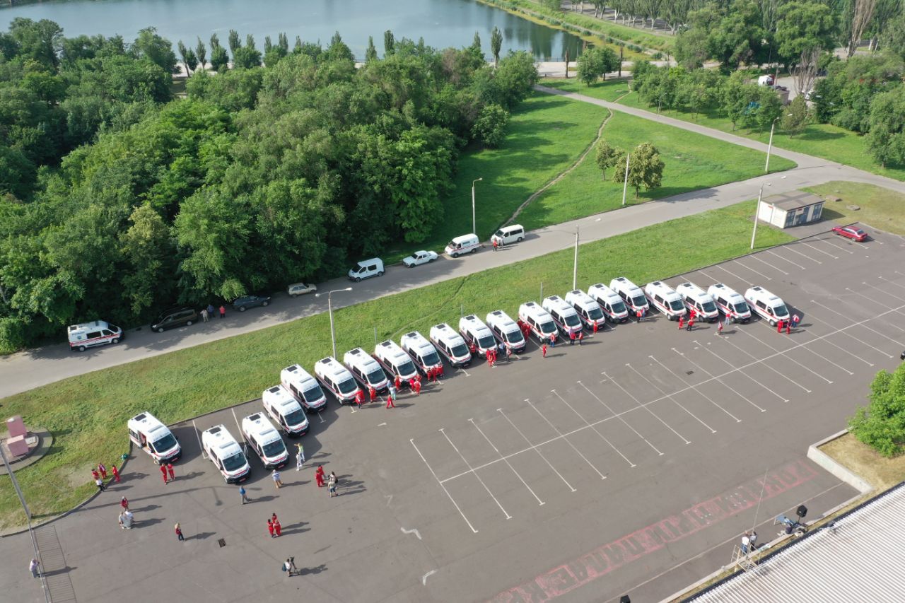 Новые автомобили  - фото: adm.dp.gov.ua