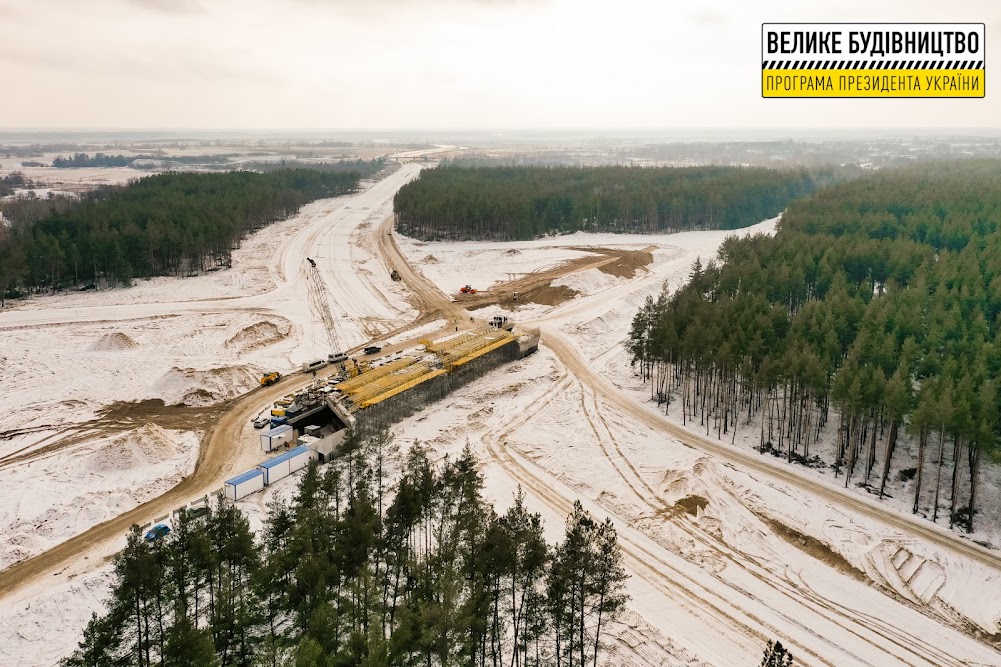 Дорожники строят 30-километровый участок - || фото: adm.dp.gov.ua