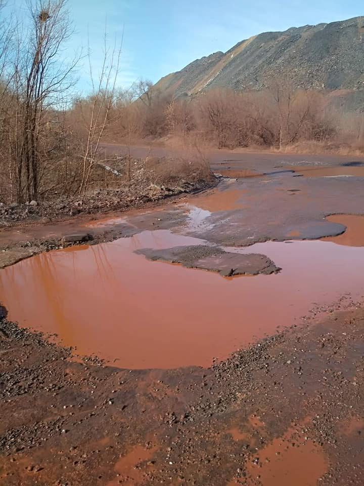Таксисты не хотят ехать по этой дороге / фото: fb Светлана Перевертайло