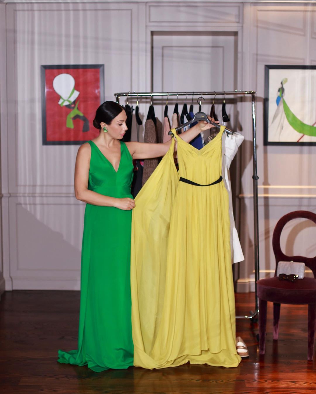 Супруга мэра Днепра тоже участвует в благотворительной барахолке / фото: inst  maryna.filatova