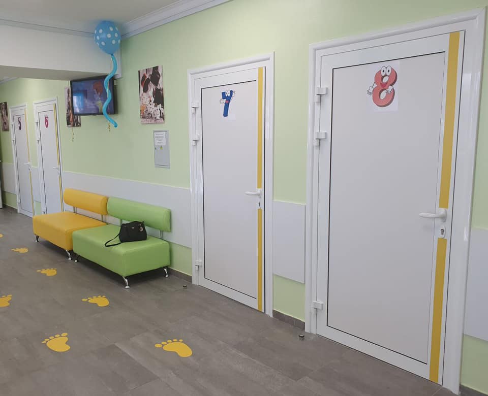 Есть телевизор с мультиками / фото: fb Департамент охорони здоров'я населення Дніпровської міської ради