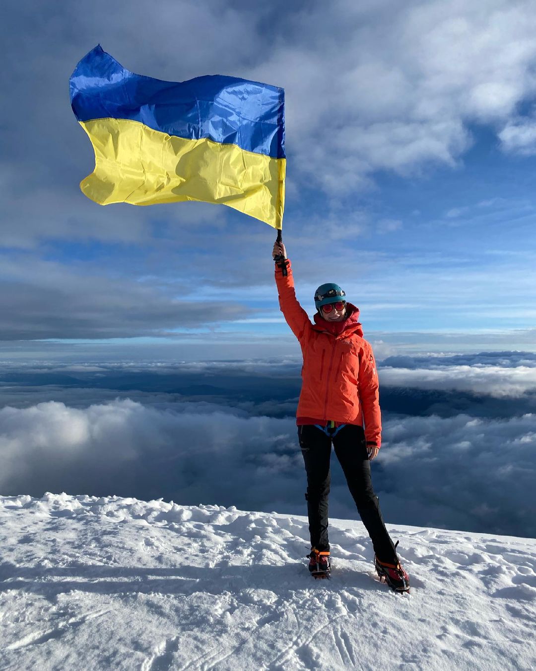 Это уже 8-я ее гора - фото: inst maryna.filatova