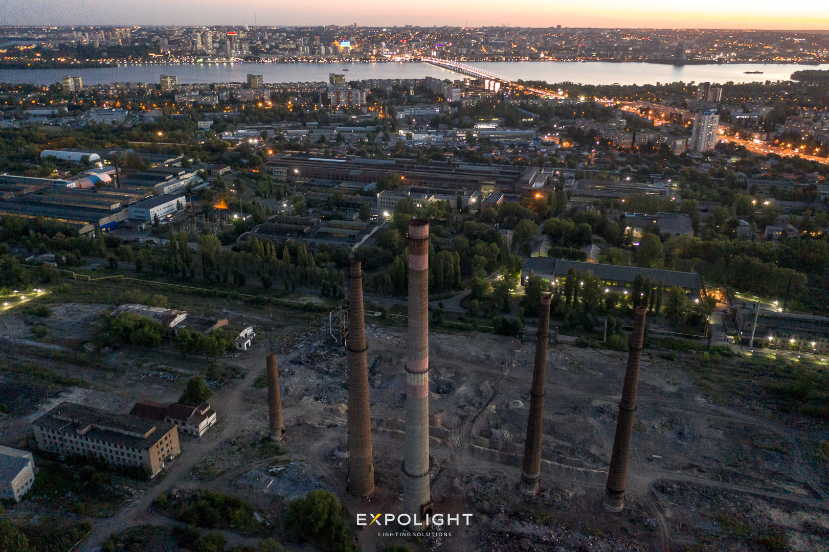 Подсветку создают на бывших заводских трубах - фото: fb Николай Каблука