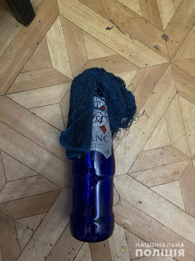 В Днепре пытались поджечь магазин и кафе  - фото: ГУ НП