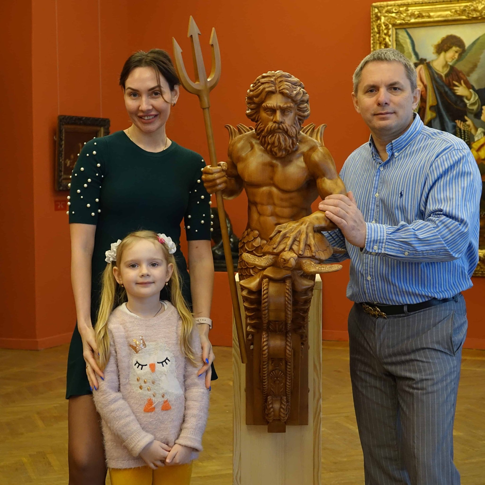 Скульптура Посейдона - фото: fb Дніпропетровський Художній Музей