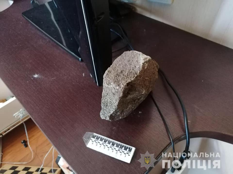 Ребенка бил камнем - фото: ГУ НП