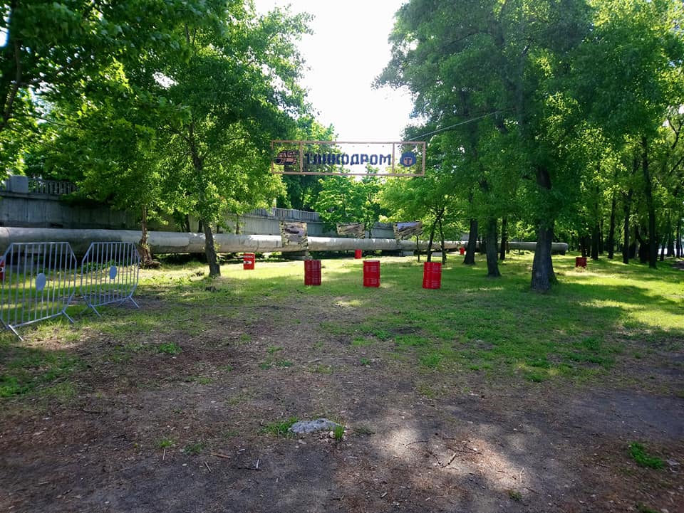 Вместо зеленой зоні - танкодром  - фото: fb Аня Данилова-Савельева