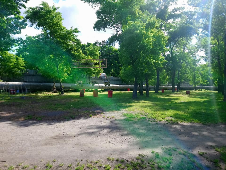 Уже поставили бочки  - фото: fb Аня Данилова-Савельева