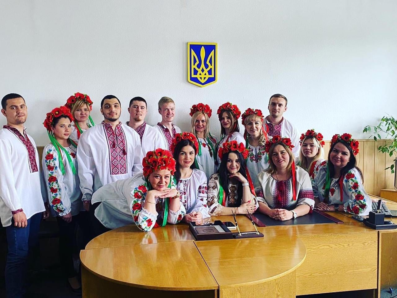 Следователи в вышиванках - фото: ГУ НП