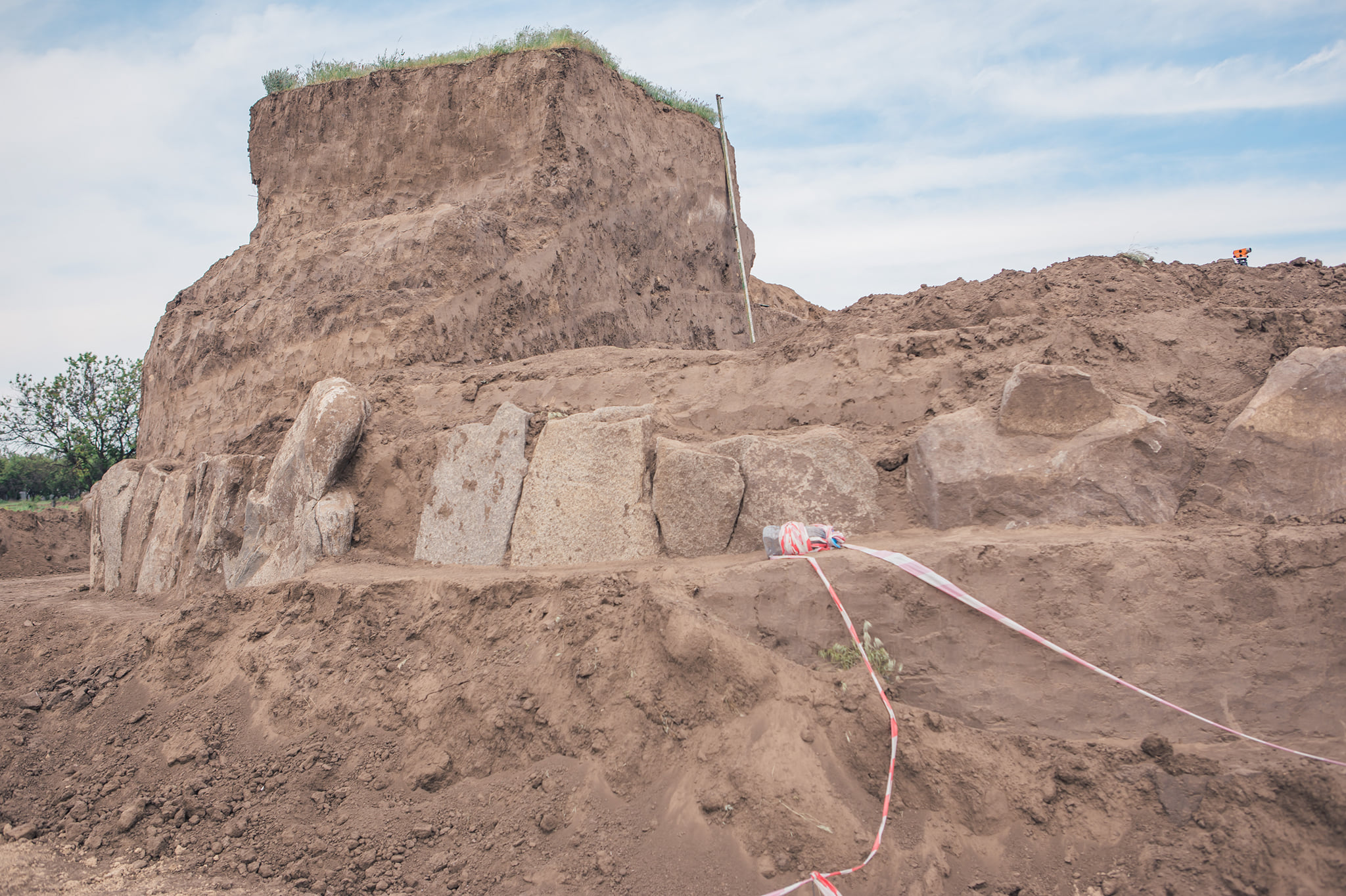 Кромлех пока исследуют  - фото: fb Наталия Максименко