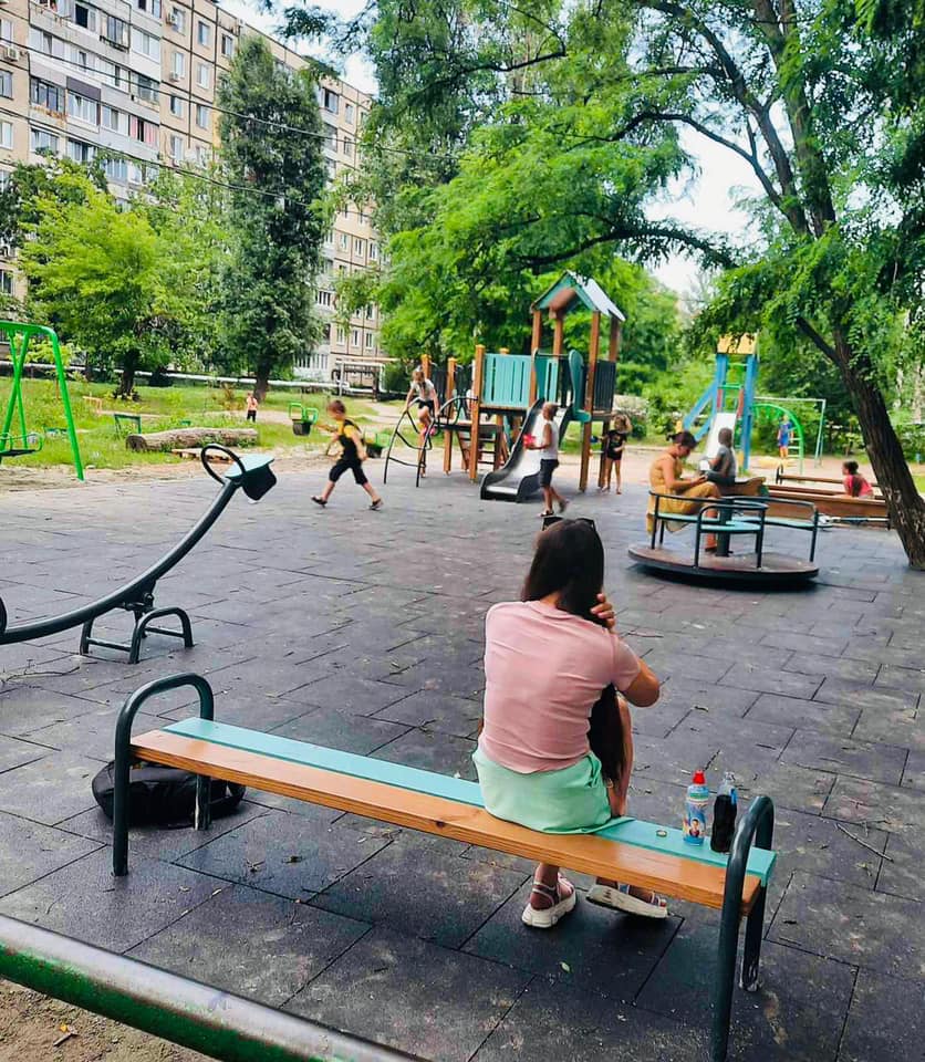 В Днепре появилась еще одна детская площадка - фото: fb Сергей Пустовой