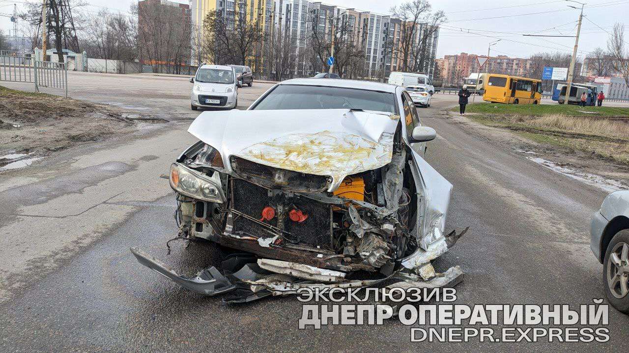 На Запорожском шоссе произошло ДТП - || фото: dnepr.express