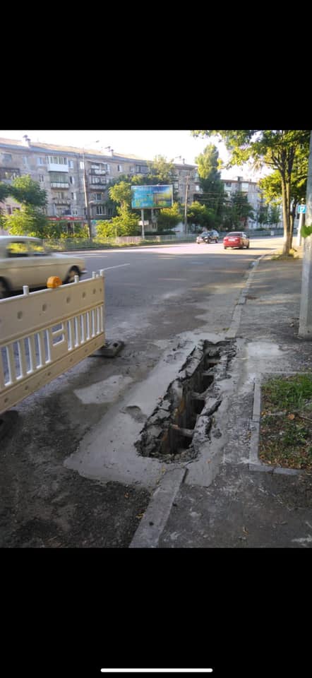 В Днепре украли ливневки - фото: fb Mykhailo Lysenko 