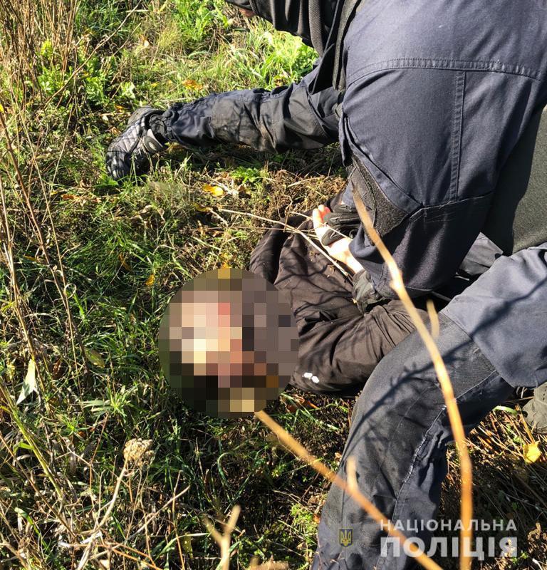 Полицейские задержали подозреваемых / фото: ГУ НП в Днепропетровской области