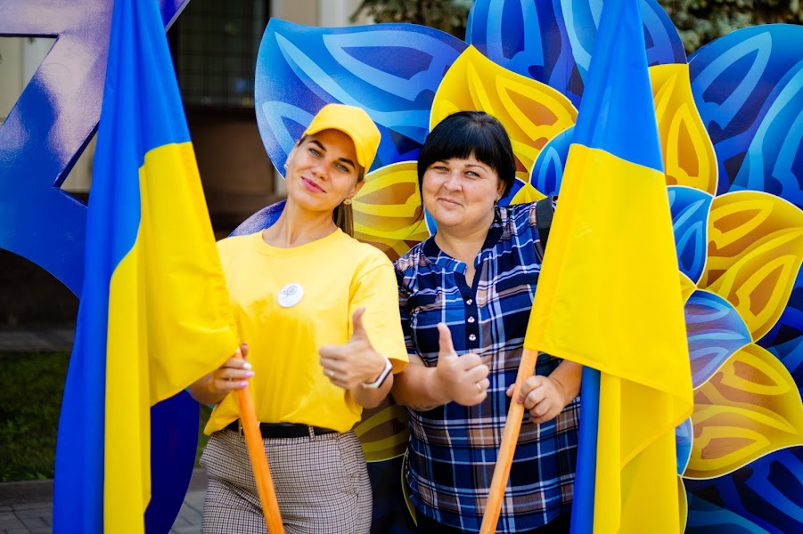 С концертом и ярмаркой: Днепропетровщина отмечает 30-летие Независимости Украины фото 14 13