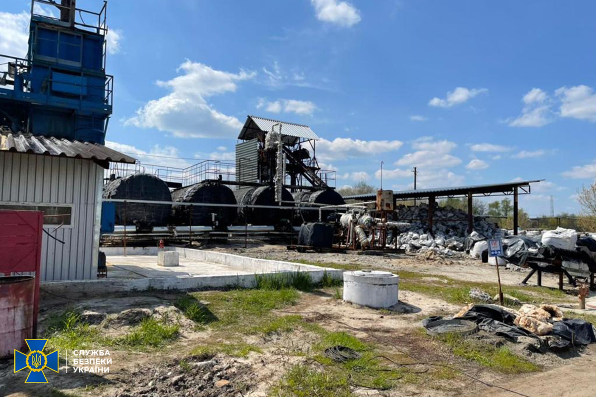 Каждый день делали десятки тонн топлива - фото: СБУ