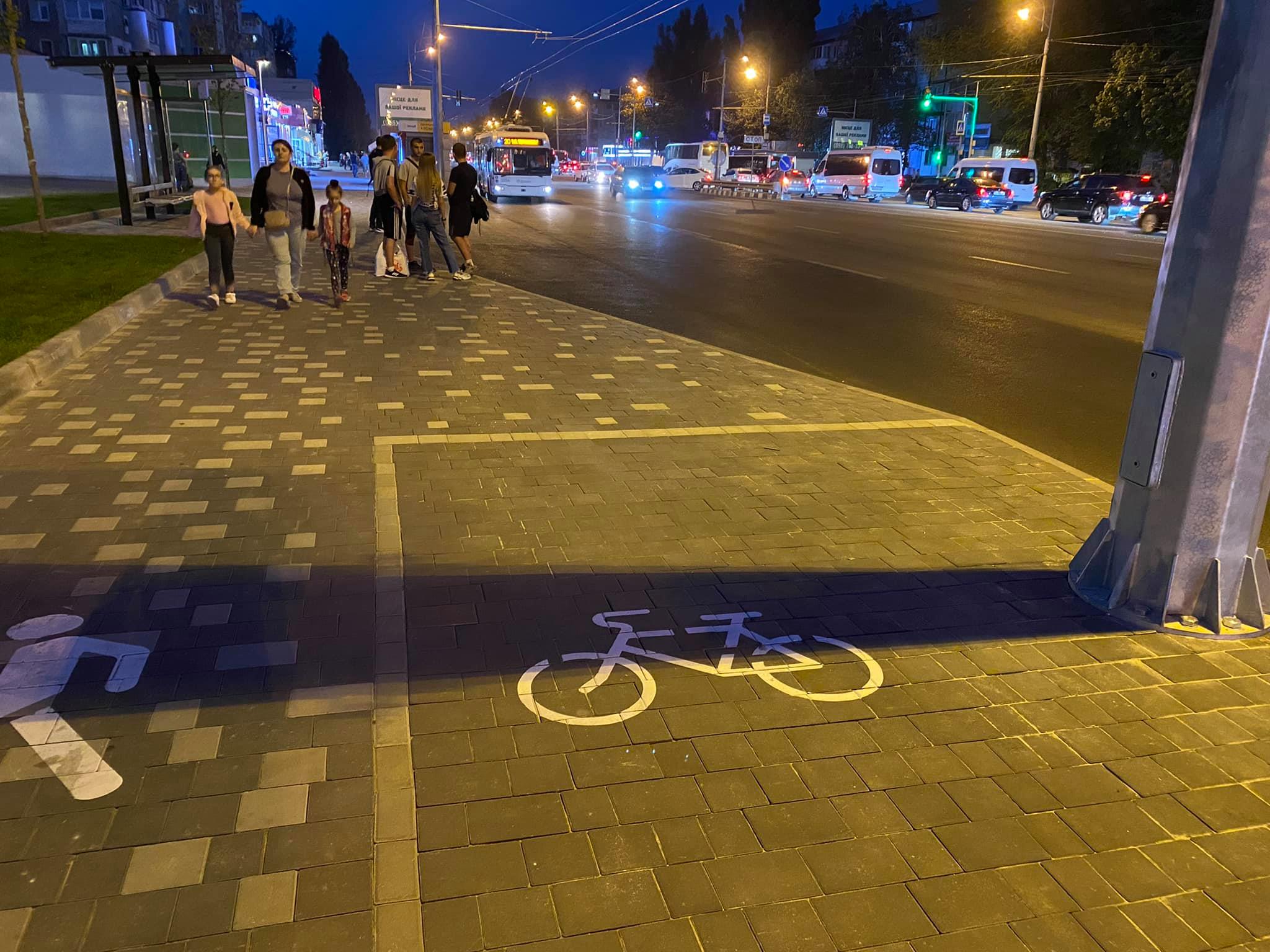 Велодорожка внезапно заканчивается - фото: fb Dmytro Amelchev