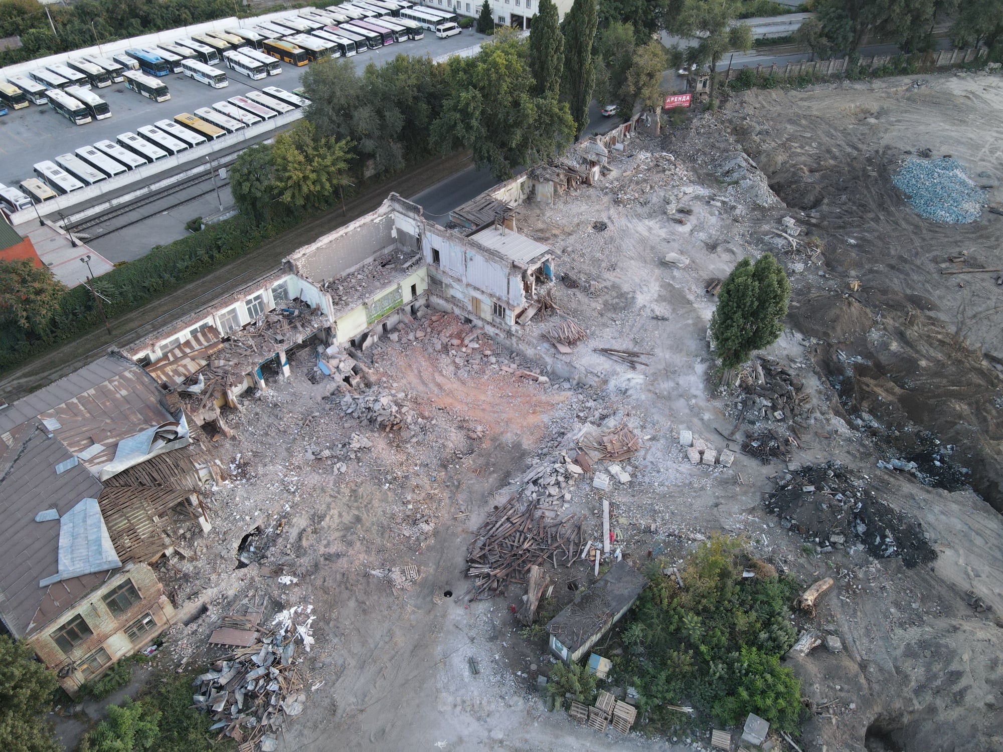 На месте завода появится гипермаркет - фото: fb DniproAir