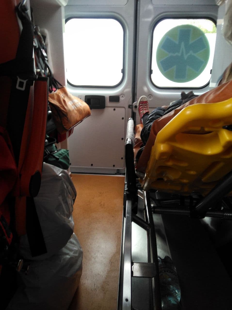 Школьницу увезла "скорая помощь" - фото: fb Юрій Понькін