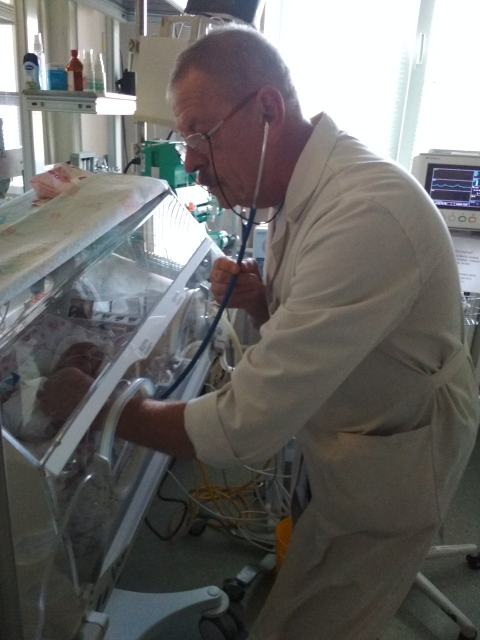 Леонид Степанович помог многим детям - фото: fb Центр матері та дитини ім. Руднєва