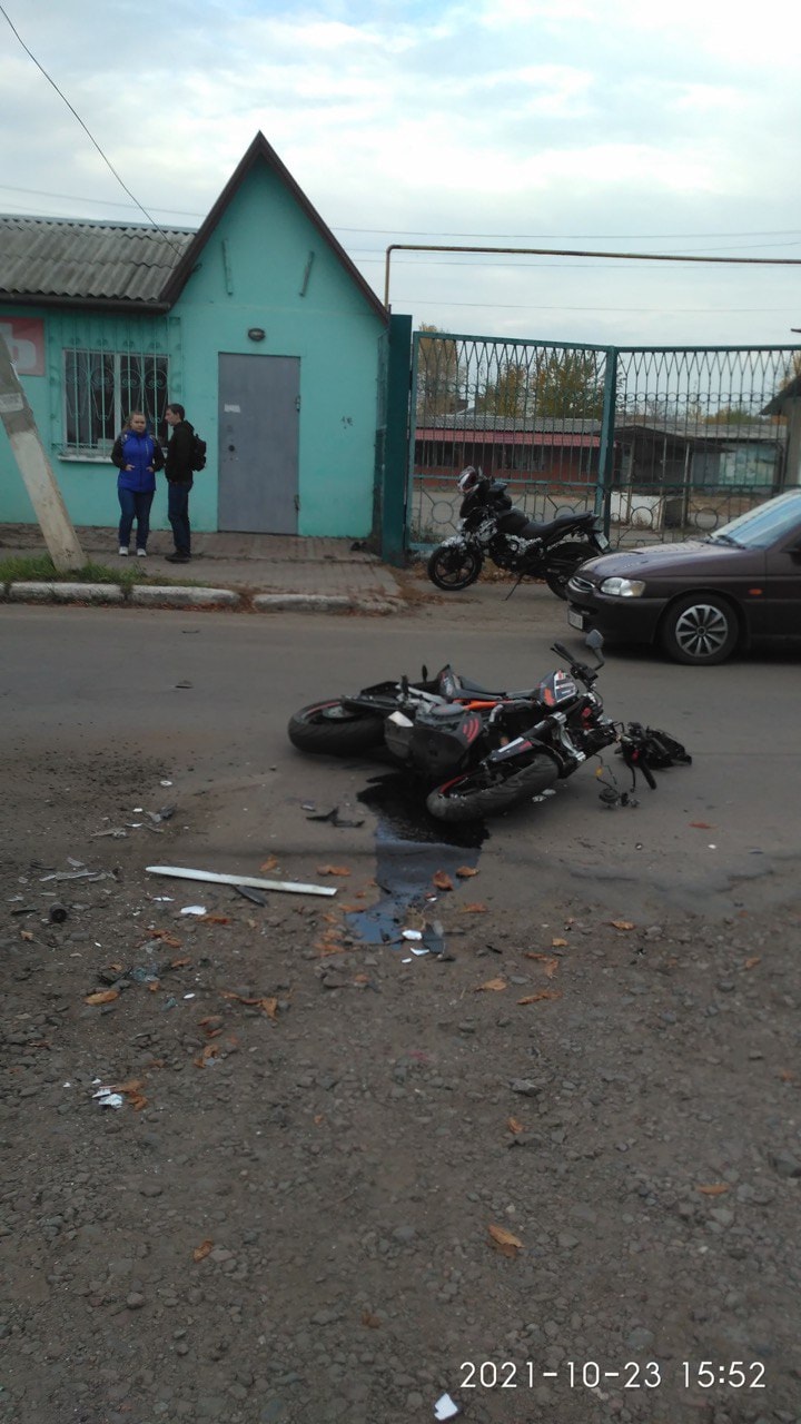Парень попал в ДТП на мотоцикле - фото: fb Мoto Helpers Dnipro