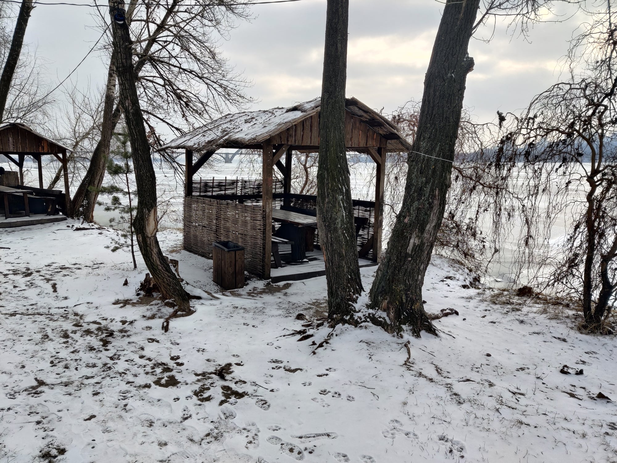 Но все беседки пришлось убирать -