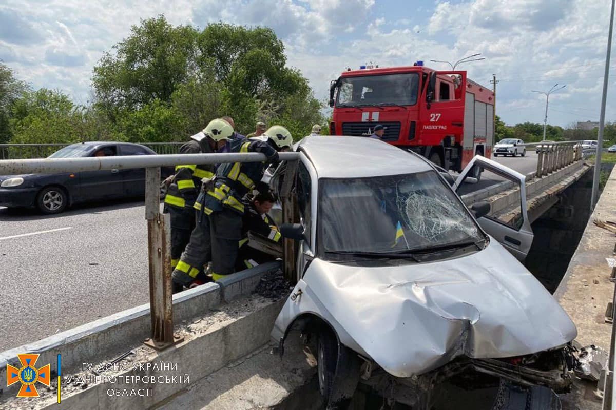 На місці ДТП загинув пасажир - || фото: facebook.com/MNSDNE