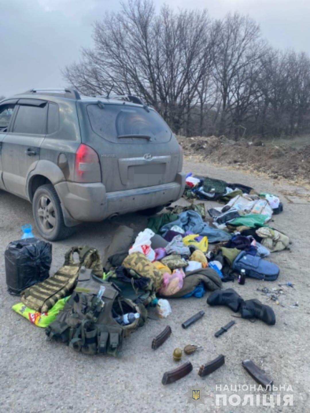 На Дніпропетровщині затримали водія зі зброєю - || фото: dp.npu.gov.ua