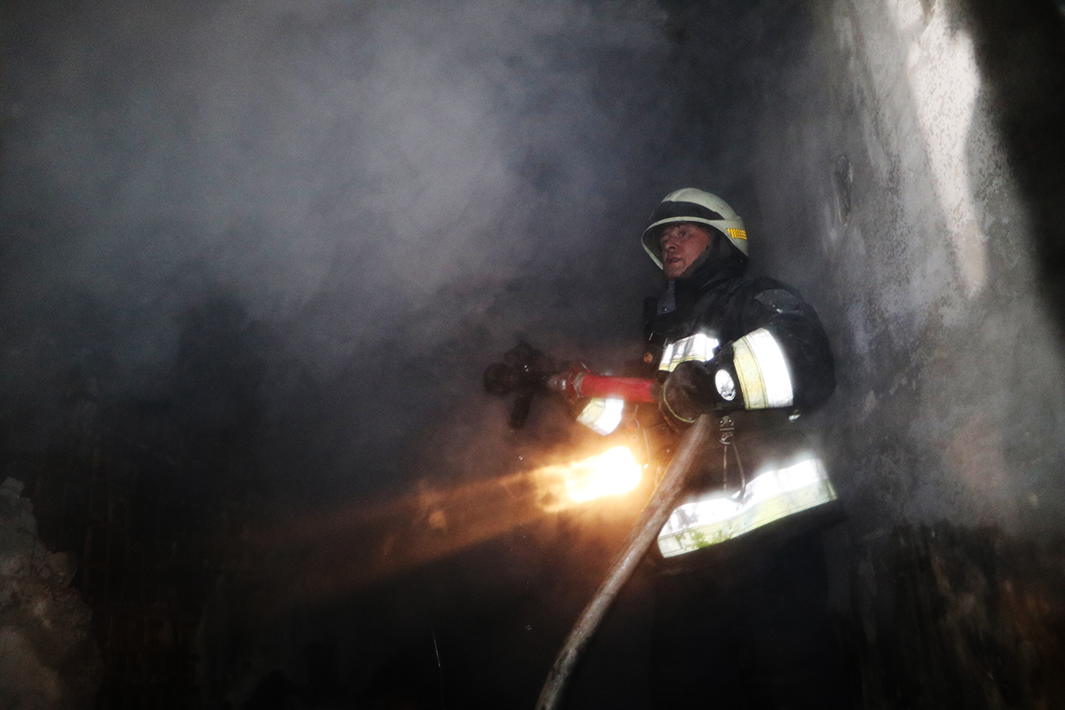 На пожаре пострадали два человека - фото: dp.dsns.gov.ua