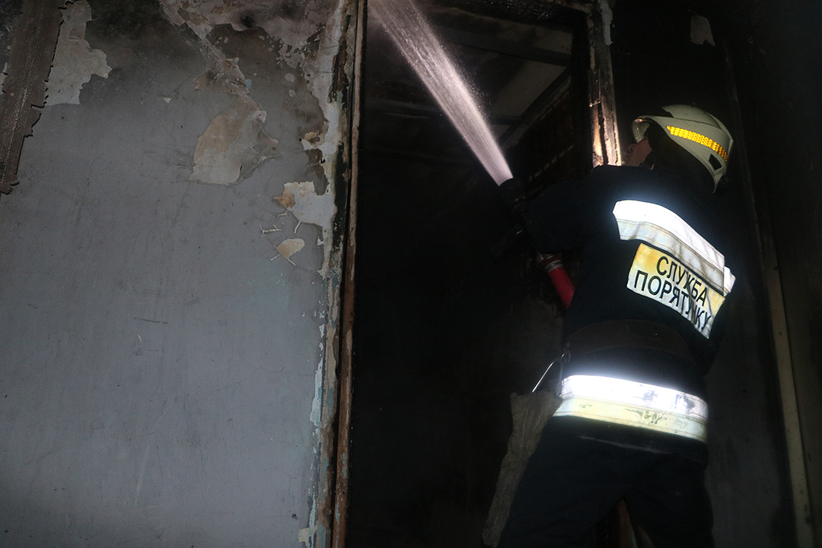 Пожар тушили больше часа - фото: dp.dsns.gov.ua