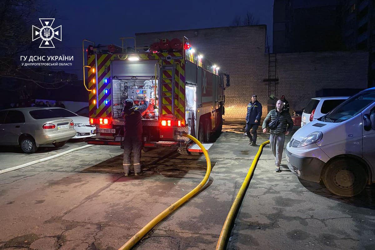 На место происшествия приехали 27 спасателей – || фото: facebook.com/MNSDNE
