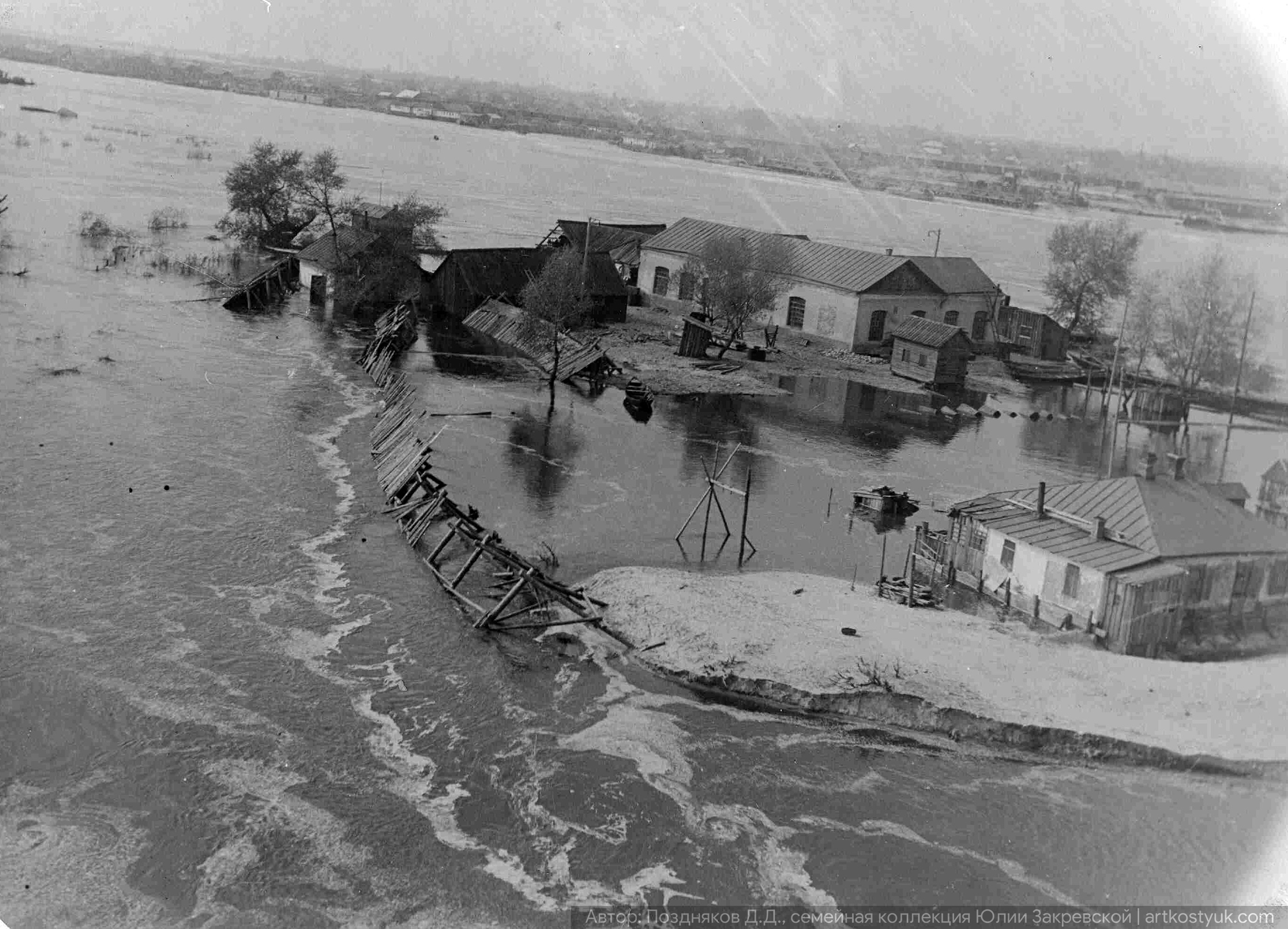 Затопило дома - фото: artkostyuk.com