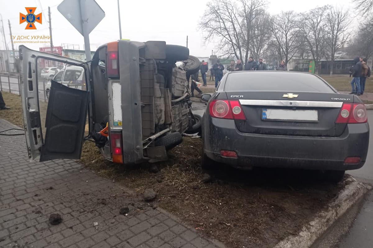 В Днепропетровской области произошло ДТП - || фото: facebook.com/MNSDNE