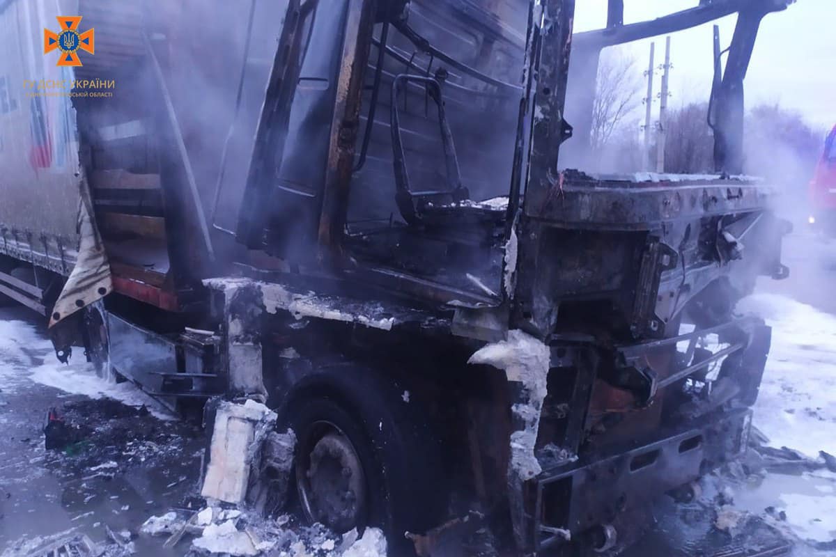 Наслідки пожежі у Дніпропетровській області - || фото: facebook.com/MNSDNE