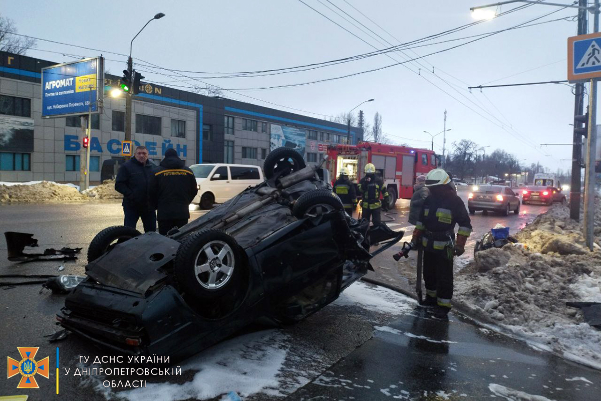 В ДТП на Запорожском шоссе пострадал малыш - || фото: dp.dsns.gov.ua