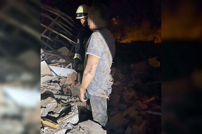 Мужчину забрали в больницу / фото: ГСЧС