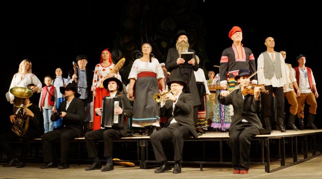 "Кайдашева семья" - фото: adm.dp.gov.ua