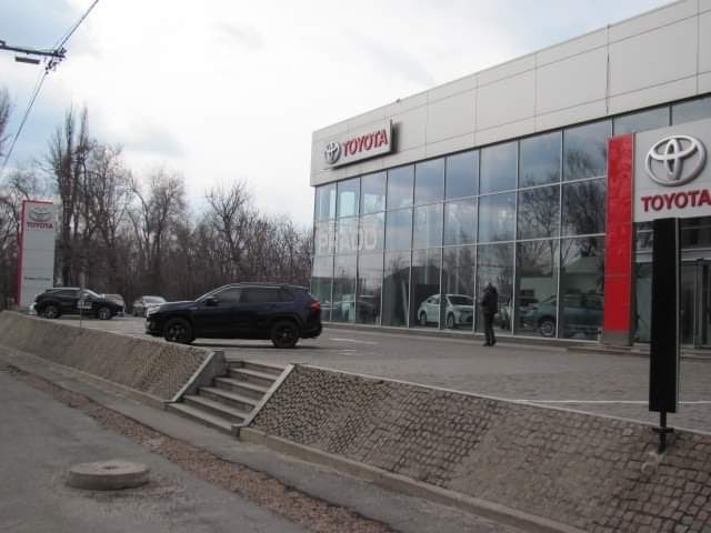 Криворізький автосалон