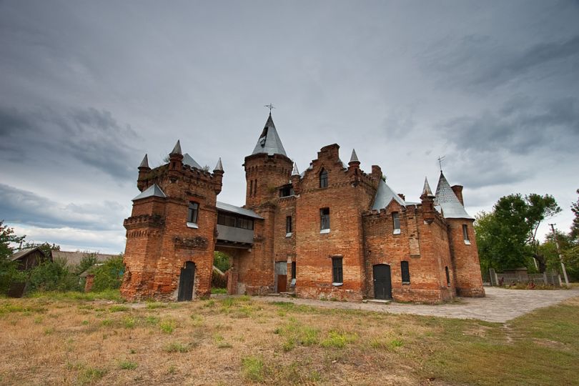 Днепряне могут посетить замок Попова - || фото: ua-travel.info