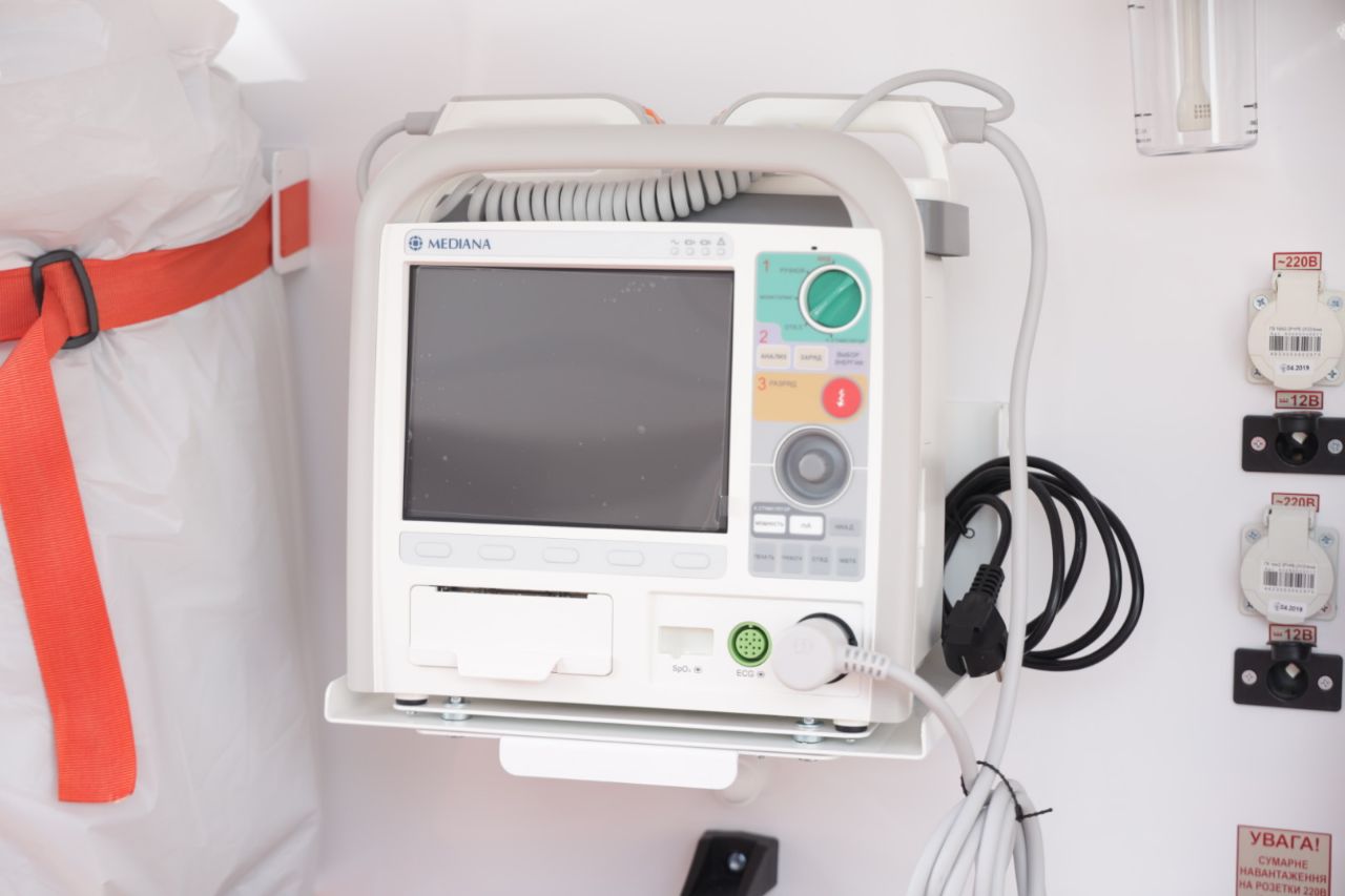 Внутри современное оборудование  - фото: adm.dp.gov.ua