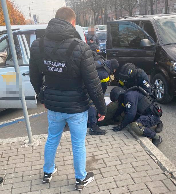 У Дніпрі затримали чоловіка - || фото: dp.npu.gov.ua