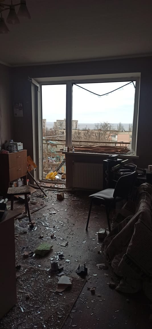 У людей пошкоджені квартири - || фото: dp.npu.gov.ua