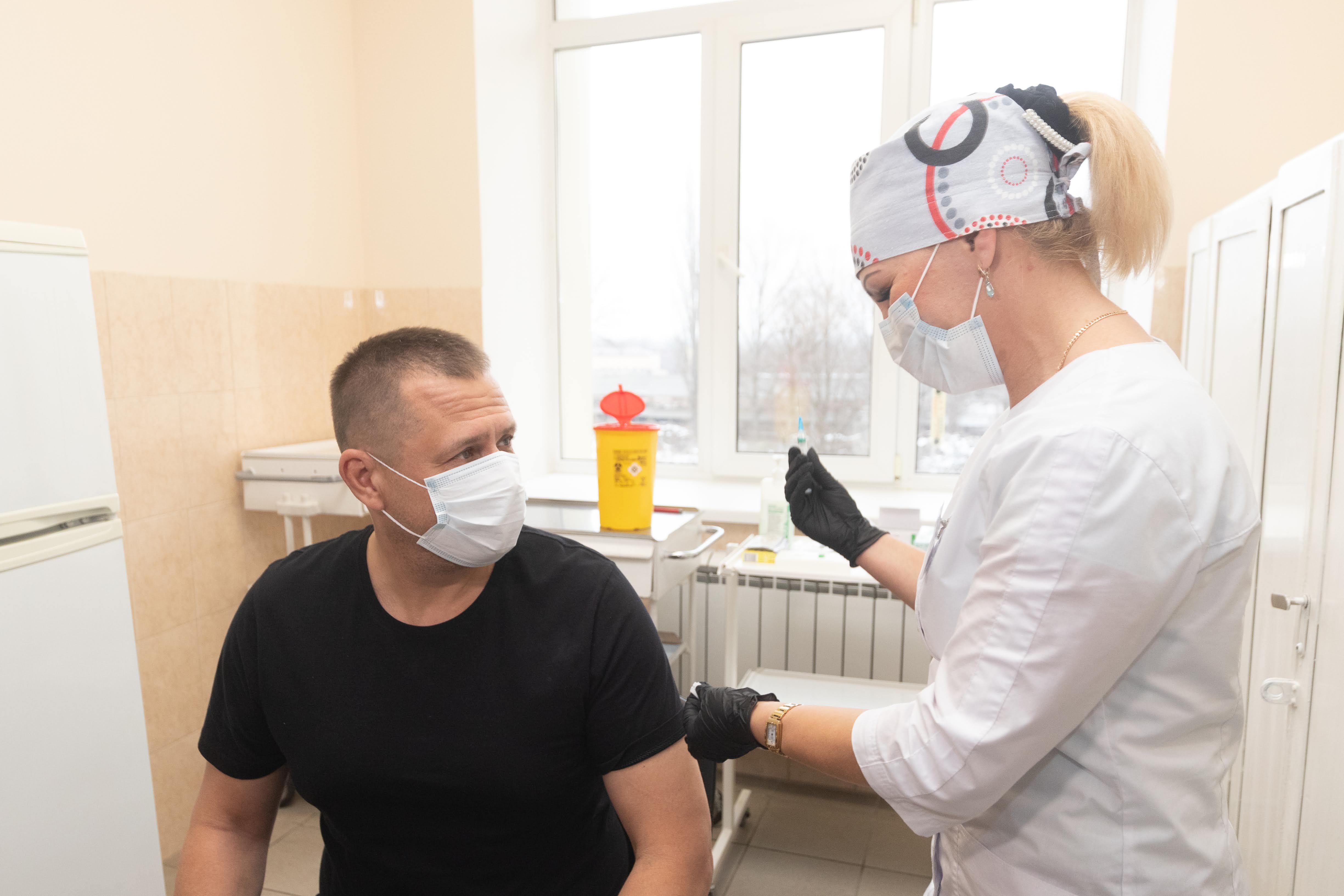 Мер Дніпра Борис Філатов зробив щеплення від коронавірусу та хоче, щоб МОЗ не спекулювало на &laquo;публічних персонах&raquo; фото 1